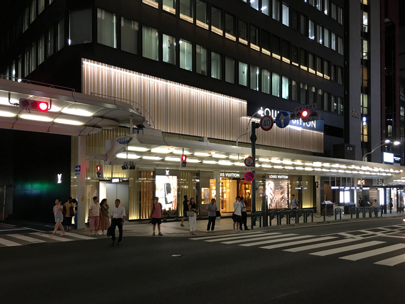 LOUIS VUITTON 京都大丸店 道路から